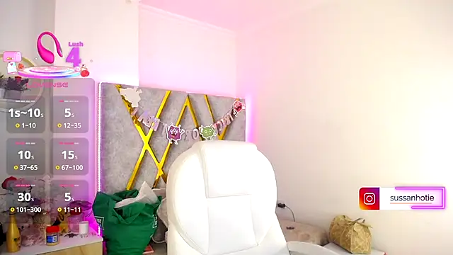 Snapshot of SussanHottye1_ chatting on 22, 11, 2025 SussanHottye1 online show from 22, 11, 2025