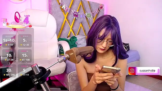 Snapshot of SussanHottye1_ chatting on 28, 11, 2025 SussanHottye1 online show from 28, 11, 2025