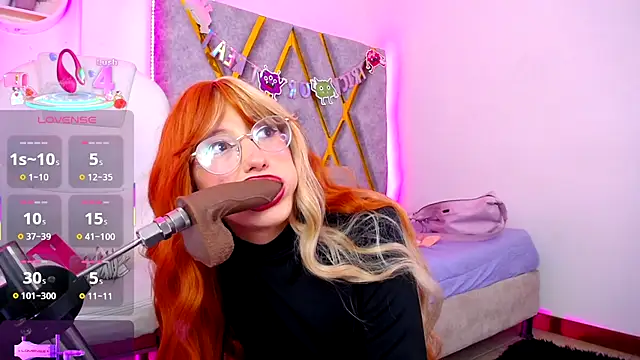 Snapshot of SussanHottye1_ chatting on 1, 12, 2025 SussanHottye1 online show from 1, 12, 2025