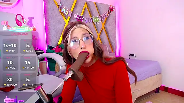 Snapshot of SussanHottye1_ chatting on 4, 12, 2025 SussanHottye1 online show from 4, 12, 2025