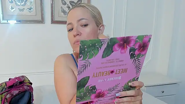 Cristal Bons online show from 28, 2, 2025