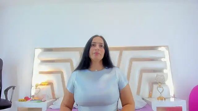 LucineArias online show from 11, 2, 2025