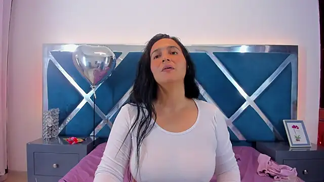 LucineArias online show from 20, 3, 2025