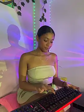 ElectraaJoness online show from 23, 7, 2026