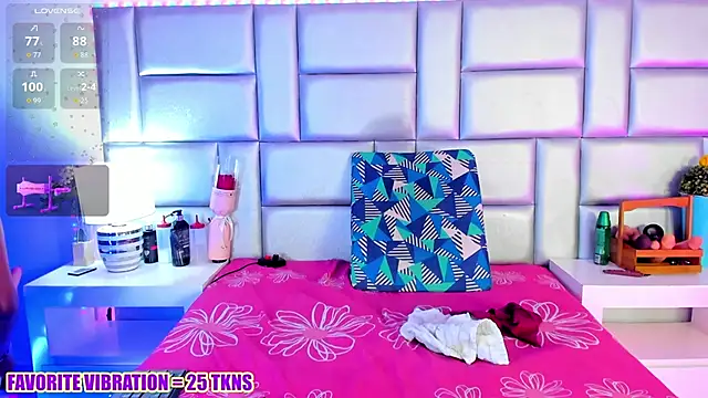 LovelyNickii online show from 12, 4, 2026