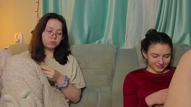 Snapshot of honey_love_honeyy chatting on 14, 1, 2025 honey love honeyy online show from 14, 1, 2025