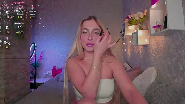 Mika Rayy online show from 25, 11, 2025