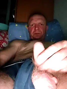 Snapshot of RUUsslan1203 chatting on 8, 7, 2026 RUUsslan1203 online show from 8, 7, 2026
