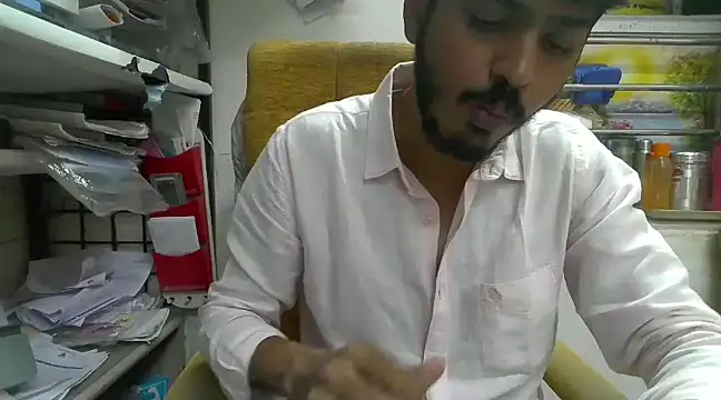 cute modell online show from 14, 2, 2025