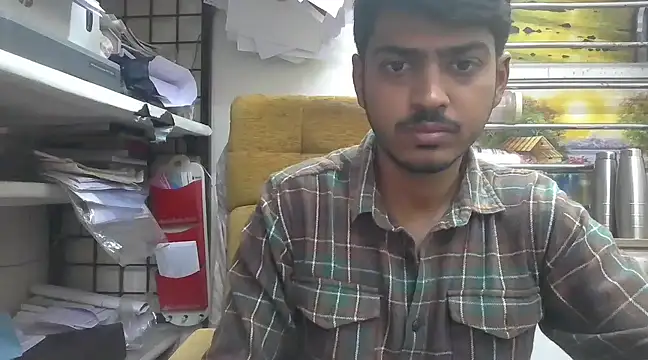 cute modell online show from 28, 2, 2025