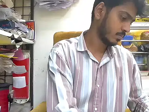 cute modell online show from 8, 10, 2025