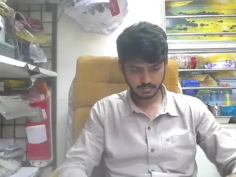 cute modell online show from 6, 3, 2026