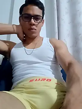 Snapshot of HornyTiger744 chatting on 12, 11, 2025 HornyTiger744 online show from 12, 11, 2025