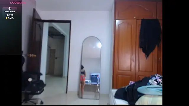 leslycarsson online show from 8, 10, 2025