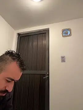 Snapshot of leonardohot1987 chatting on 15, 1, 2025 leonardohot1987 online show from 15, 1, 2025