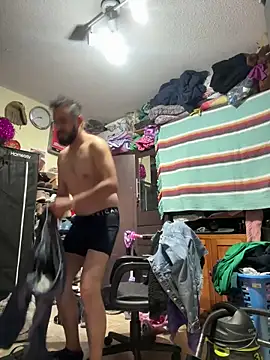 Snapshot of leonardohot1987 chatting on 5, 3, 2025 leonardohot1987 online show from 5, 3, 2025