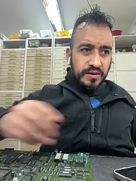 Snapshot of leonardohot1987 chatting on 12, 3, 2025 leonardohot1987 online show from 12, 3, 2025