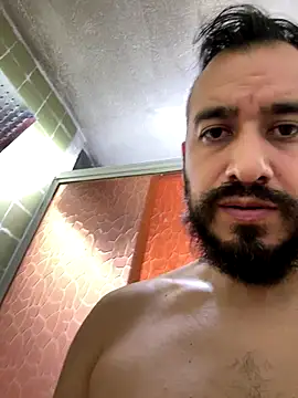 Snapshot of leonardohot1987 chatting on 5, 11, 2025 leonardohot1987 online show from 5, 11, 2025