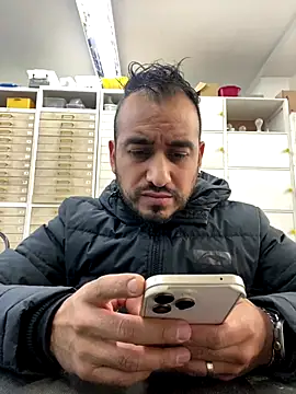 Snapshot of leonardohot1987 chatting on 27, 11, 2025 leonardohot1987 online show from 27, 11, 2025