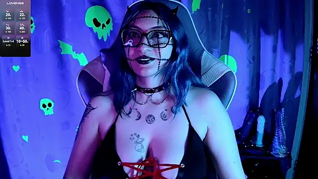 Kimlennox  online show from 2, 12, 2025