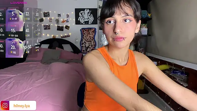 Snapshot of B0nnie_H0ney chatting on 15, 1, 2025 B0nnie H0ney online show from 15, 1, 2025