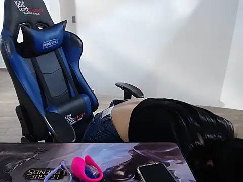 Francheskasmile online show from 24, 2, 2025