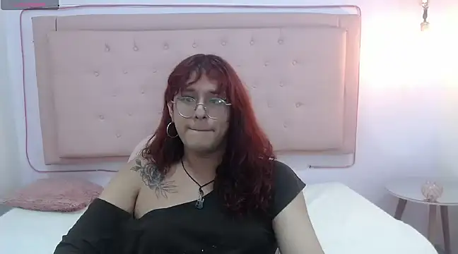 Snapshot of kathepickmanx chatting on 8, 2, 2025 kathepickmanx online show from 8, 2, 2025