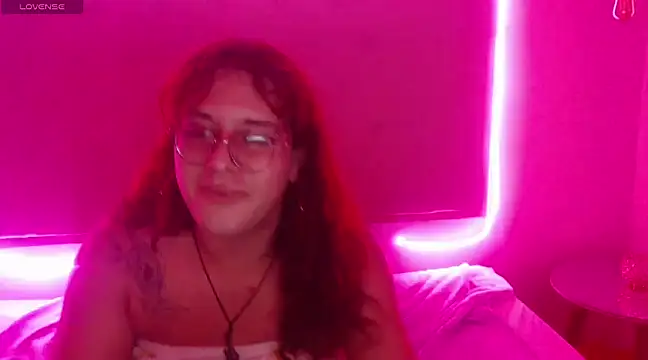 Snapshot of kathepickmanx chatting on 4, 3, 2025 kathepickmanx online show from 4, 3, 2025