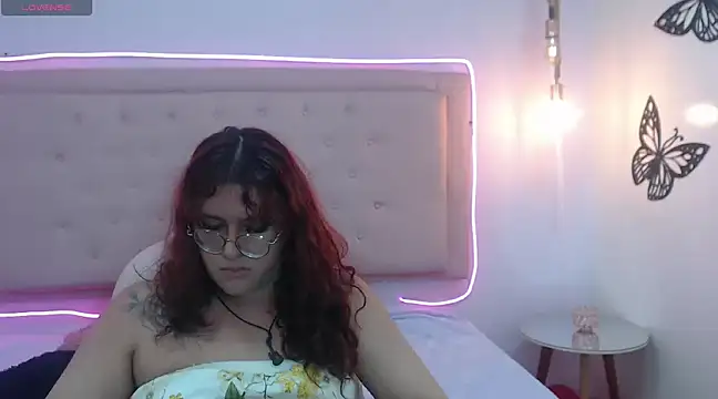 Snapshot of kathepickmanx chatting on 4, 3, 2025 kathepickmanx online show from 4, 3, 2025