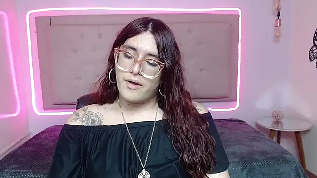Snapshot of kathepickmanx chatting on 1, 10, 2025 kathepickmanx online show from 1, 10, 2025