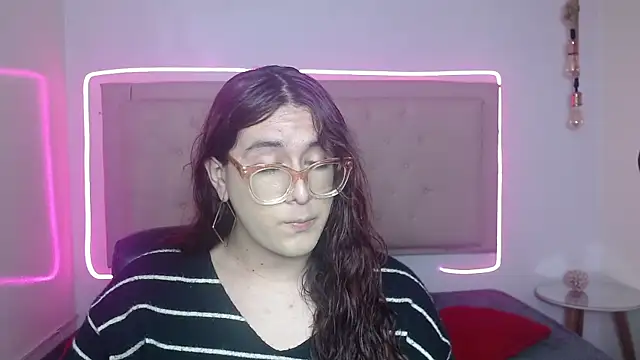 Snapshot of kathepickmanx chatting on 11, 10, 2025 kathepickmanx online show from 11, 10, 2025