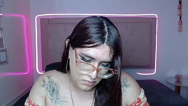 Snapshot of kathepickmanx chatting on 12, 10, 2025 kathepickmanx online show from 12, 10, 2025