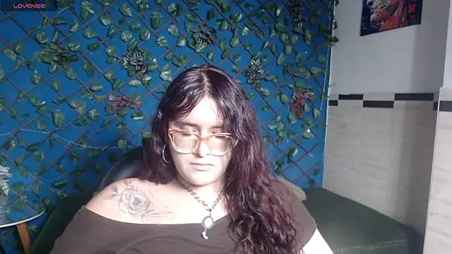 Snapshot of kathepickmanx chatting on 4, 12, 2025 kathepickmanx online show from 4, 12, 2025