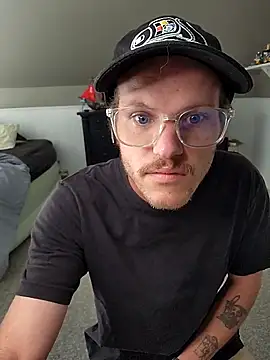 Snapshot of SoxxyNsh chatting on 4, 10, 2025 SoxxyNsh online show from 4, 10, 2025