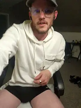 Snapshot of SoxxyNsh chatting on 8, 11, 2025 SoxxyNsh online show from 8, 11, 2025