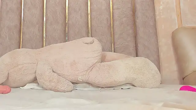 Snapshot of LilaBeily chatting on 11, 2, 2025 LilaBeily online show from 11, 2, 2025