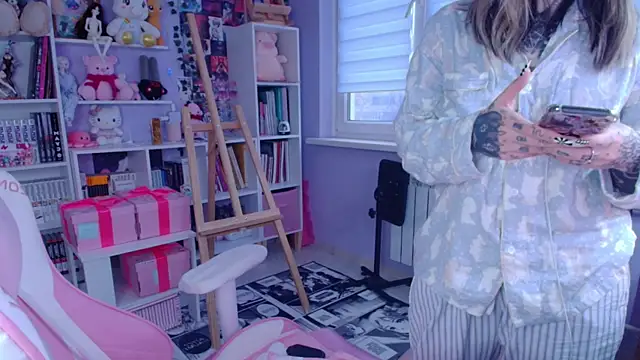 Snapshot of Catharsisi chatting on 13, 11, 2025 Catharsisi online show from 13, 11, 2025