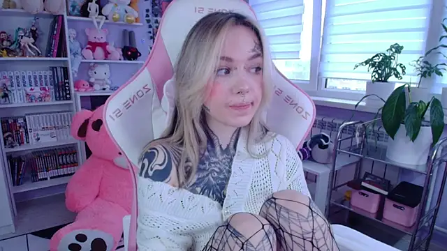 Snapshot of Catharsisi chatting on 30, 11, 2025 Catharsisi online show from 30, 11, 2025