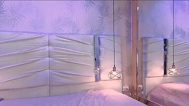 Snapshot of CatarinaMayer_ chatting on 4, 12, 2025 CatarinaMayer online show from 4, 12, 2025