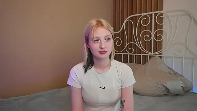 Snapshot of milasmiu chatting on 13, 1, 2025 milasmiu online show from 13, 1, 2025