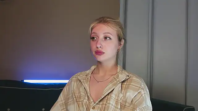 Snapshot of milasmiu chatting on 19, 1, 2025 milasmiu online show from 19, 1, 2025