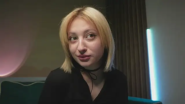 Snapshot of milasmiu chatting on 13, 2, 2025 milasmiu online show from 13, 2, 2025