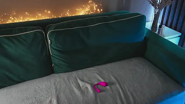 Snapshot of milasmiu chatting on 18, 2, 2025 milasmiu online show from 18, 2, 2025