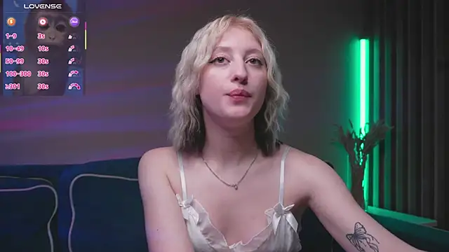 Snapshot of milasmiu chatting on 4, 3, 2025 milasmiu online show from 4, 3, 2025