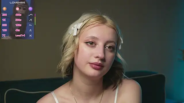 Snapshot of milasmiu chatting on 8, 3, 2025 milasmiu online show from 8, 3, 2025