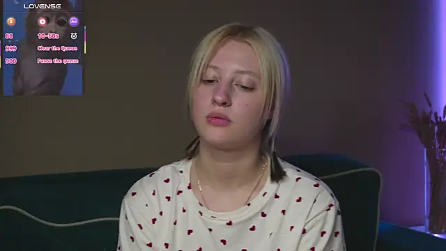 Snapshot of milasmiu chatting on 9, 3, 2025 milasmiu online show from 9, 3, 2025