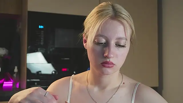 Snapshot of milasmiu chatting on 15, 3, 2025 milasmiu online show from 15, 3, 2025