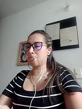 CHARLOTTE 1711 online show from 21, 1, 2025