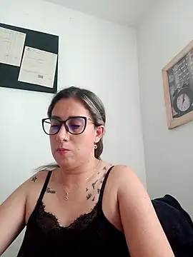 CHARLOTTE 1711 online show from 10, 2, 2025