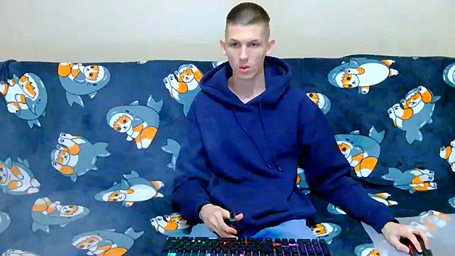 Snapshot of Lester_Broo chatting on 3, 10, 2025 Lester Broo online show from 3, 10, 2025